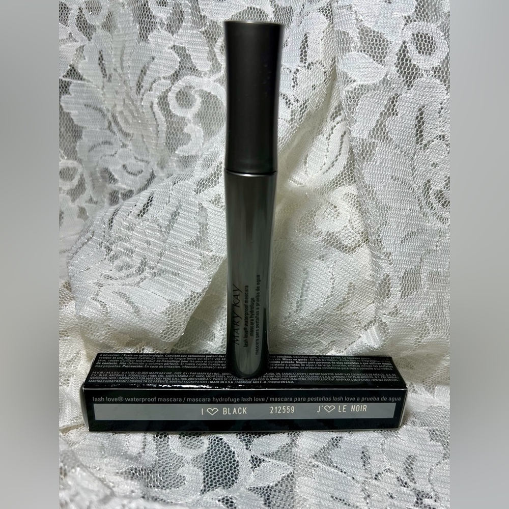 Mary Kay Lash Love Black Waterproof Mascara